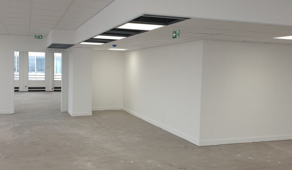 Aménagement plateau à la Défense (Sol, Mur, Plafond et ouvrage en menuiserie) (3)-min
